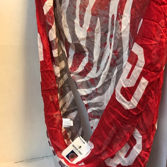 Emerson Street OU Infinity Scarf. NWT - Picture 2 of 3